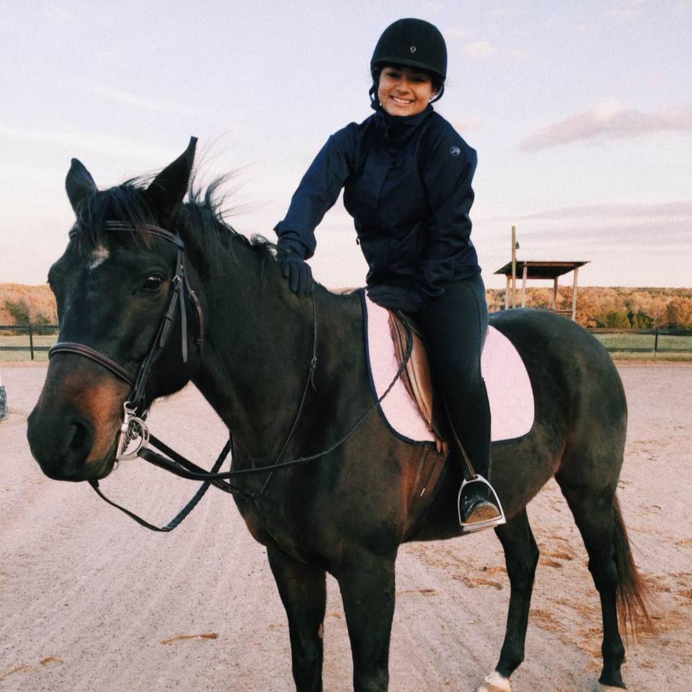 Meet your Posher, Bella